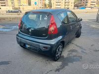 Usata Peugeot 107 Access 68 CV (50 kW) 2010 Nero Utilitaria