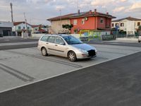 Usata Ford Focus Ambiente 101 CV (74 kW) 2001 Grigio Station wagon