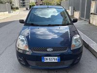 Usado Ford Fiesta 75 HP (55 kW) 2008 Azul Citadino