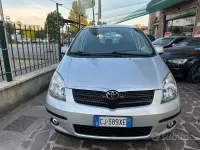 Usata Toyota Corolla Verso 110 CV (80 kW) 2003 Grigio Monovolume
