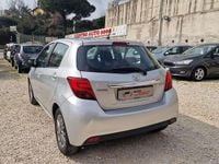 Usata Toyota Yaris Lounge 69 CV (50 kW) 2016 Argento Berlina