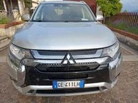 Usata Mitsubishi Outlander P-HEV Instyle 135 CV (99 kW) 2021 Argento SUV