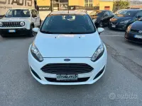 Usata Ford Fiesta 75 CV (55 kW) 2014 Bianco Utilitaria