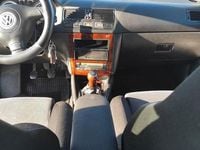 Usado VW Bora 105 CV (77 kW) 2002 Gris Familiar