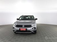 Usata VW T-Roc Sport 150 CV (110 kW) 2024 Pyrit silver con tetto nero pastello SUV