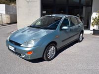 Usata Ford Focus Ghia 116 CV (85 kW) 2000 Blu Berlina