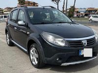 Usata Dacia Sandero Lauréate 68 CV (50 kW) 2011 Berlina