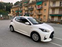 Usata Toyota Yaris Hybrid Business Edition 92 CV (67 kW) 2020 Bianco Berlina