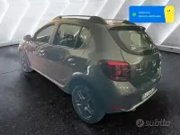 Usata Dacia Sandero Stepway 90 CV (66 kW) 2017 Grigio Berlina