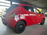 Usata Lancia Ypsilon Silver 69 CV (50 kW) 2023 Rosso Utilitaria