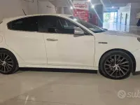 Usata Alfa Romeo Giulietta Exclusive 140 CV (102 kW) 2011 Bianco Utilitaria
