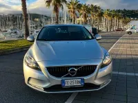 Usata Volvo V40 R-Design Momentum 120 CV (88 kW) 2016 Grigio Berlina