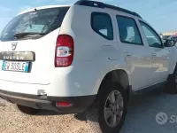 Usata Dacia Duster Lauréate 101 CV (74 kW) 2014 Bianco SUV