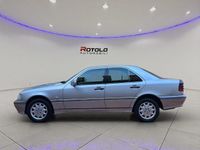 Usata Mercedes C180 Elegance 122 CV (89 kW) 1997 Argento Berlina