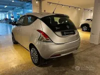 Usata Lancia Ypsilon Gold 95 CV (69 kW) 2016 Grigio Utilitaria