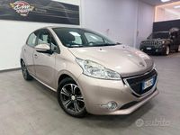 Usata Peugeot 208 Allure 68 CV (50 kW) 2015 Rosa Utilitaria