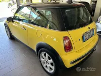 Usata Mini Cooper Coupé 116 CV (85 kW) 2003 Giallo Coupé