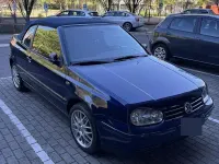 Usata VW Golf Cabriolet 101 CV (74 kW) 1999 Blu Cabrio
