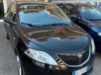 Usata Lancia Ypsilon Platinum 69 CV (50 kW) 2017 Nero Utilitaria
