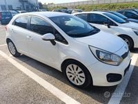 Usata Kia Rio 90 CV (66 kW) 2012 Bianco Berlina