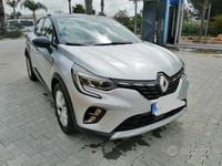 Usata Renault Captur 143 CV (105 kW) 2022 Grigio SUV