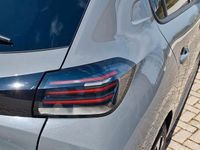 Usata Peugeot 208 Allure 101 CV (74 kW) 2025 Grigio Utilitaria