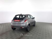 Usata Lancia Ypsilon Gold 69 CV (50 kW) 2022 Grigio pietra Utilitaria