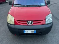 Usata Peugeot Partner 69 CV (50 kW) 2005 Rosso Monovolume