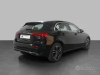 Usata Mercedes A180 Advanced 116 CV (85 kW) 2023 Nero metallizzato Berlina