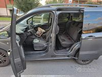 Usata Ford Tourneo Courier Sport 101 CV (74 kW) 2020 Grigio Monovolume