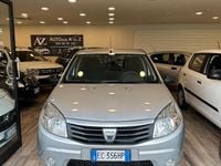 Usata Dacia Sandero Lauréate 72 CV (52 kW) 2010 Grigio Berlina