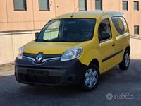 Usata Renault Kangoo 90 CV (66 kW) 2018 Giallo Berlina