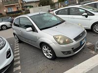 Usata Ford Fiesta 75 CV (55 kW) 2006 Grigio Utilitaria