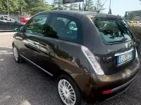 Usata Lancia Ypsilon 75 CV (55 kW) 2007 Marrone Utilitaria