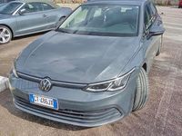 Usata VW Golf VIII Life 116 CV (85 kW) 2024 Grigio Berlina