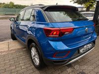 Usata VW T-Roc Style 110 CV (80 kW) 2023 Blu SUV