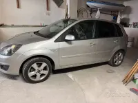 Usata Ford Fiesta 68 CV (50 kW) 2008 Grigio Utilitaria