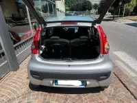Usata Peugeot 107 68 CV (50 kW) 2010 Grigio Utilitaria