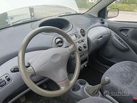 Usata Toyota Yaris Sol 68 CV (50 kW) 2001 Utilitaria