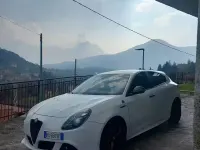 Usata Alfa Romeo Giulietta Quadrifoglio Verde 240 CV (176 kW) 2014 Bianco Utilitaria