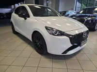 Begagnad Mazda 2 Evolve 75 HK (55 kW) 2023 Vit Halvkombi