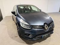 Usata Renault Clio V Intens 90 CV (66 kW) 2020 Grigio Berlina