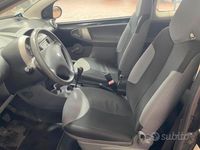 Usata Peugeot 107 68 CV (50 kW) 2011 Marrone Utilitaria