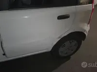 Usata Fiat Panda 69 CV (50 kW) 2006 Bianco Utilitaria