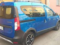 Usata Dacia Dokker Stepway 90 CV (66 kW) 2018 Azzurro metallizzato Monovolume