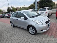 Usata Toyota Yaris 69 CV (50 kW) 2009 Grigio Utilitaria