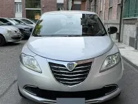 Usata Lancia Ypsilon 69 CV (50 kW) 2015 Grigio Utilitaria