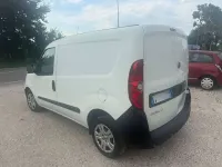Usata Fiat Doblò Lounge 105 CV (77 kW) 2022 Bianco Monovolume