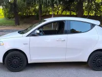 Usata Lancia Ypsilon 80 CV (58 kW) 2014 Bianco Utilitaria