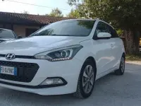 Usata Hyundai i20 GO! 75 CV (55 kW) 2016 Argento Berlina